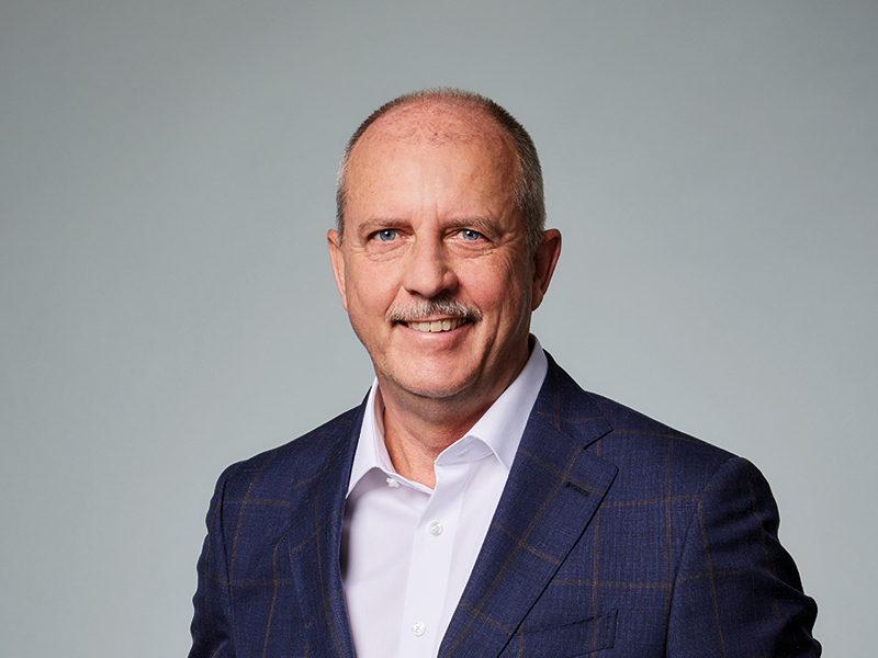 KONZMANN Person Gruen