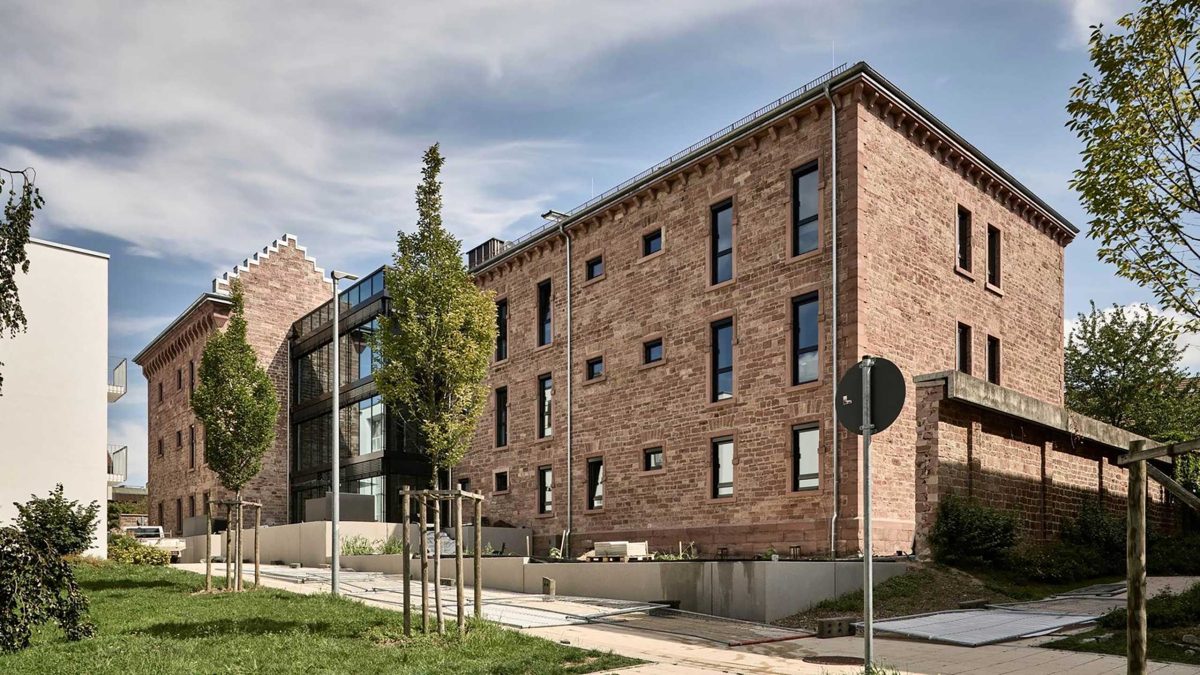 Bewahrung der einzig­artigen Architektur bei gleich­zeitiger Integration moderner Gebäude­technik – Hotel Liberty Offen­burg