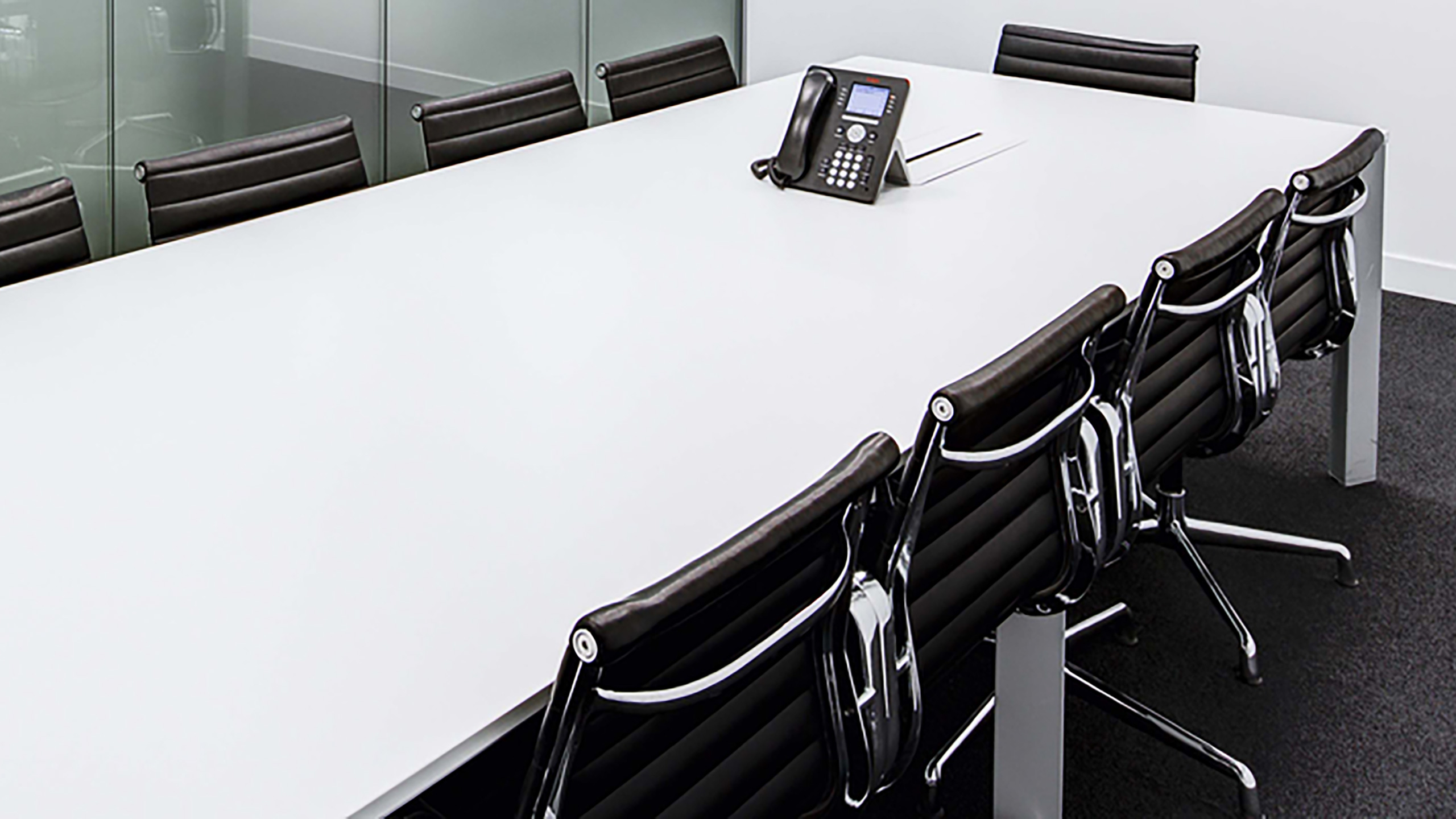 Planung und Umsetzung einer effizienten Klima­tisierungs­lösung für Büro- und Konferenz­räume der Blum-Novotest GmbH in Grünkraut